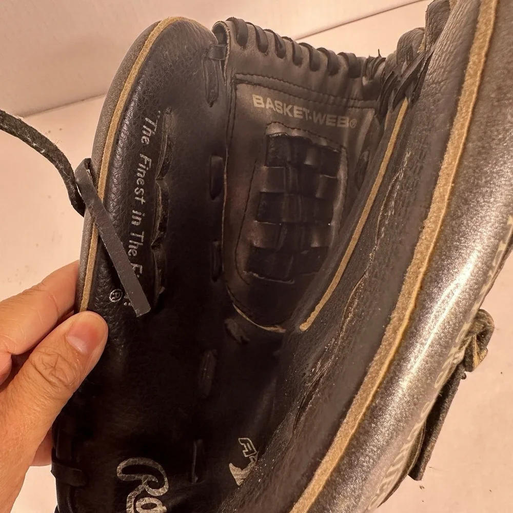 RAWLINGS BASEBALL GLOVE - A-ROD SIGNED -PL129FB - LEFT HANDED PLAYER - 11 INCH -